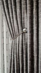 Gri Pano Fon Perde Dikey Çizgi Detay Tek Kanat 1/3 Sık Pileli Lüks Seri Ağır Gramajlı Parlak Kahve - 120 x 270 - Sık Pile ( 1 x 3 ) - Korniş