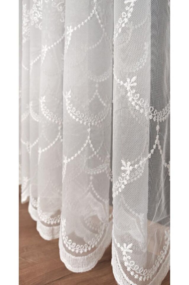 Ekru Serpme Brode Desenli Tül Perde 1/3 Sık Pile Ütü İstemez Eteği Kurşunsuz Her Odaya Uygun Ekru - 380 x 260