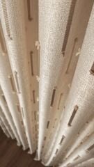 Krem Pano Fon Perde Dikey Çizgi Detay Tek Kanat 1/3 Sık Pileli Lüks Seri Ağır Gramajlı Parlak Kahve - 90 x 260 - Sık Pile ( 1 x 3 ) - Korniş