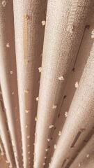 Kahve Pano Fon Perde Dikey Çizgi Detay Tek Kanat 1/3 Sık Pileli Lüks Seri Ağır Gramajlı Parlak Krem - 120 x 270 - Sık Pile ( 1 x 3 ) - Korniş