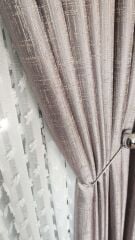 Vizon Pano Fon Perde Dikey Çizgi Detay Tek Kanat 1/3 Sık Pileli Lüks Seri Ağır Gramajlı Parlak Krem - 110 x 250 - Sık Pile ( 1 x 3 ) - Korniş